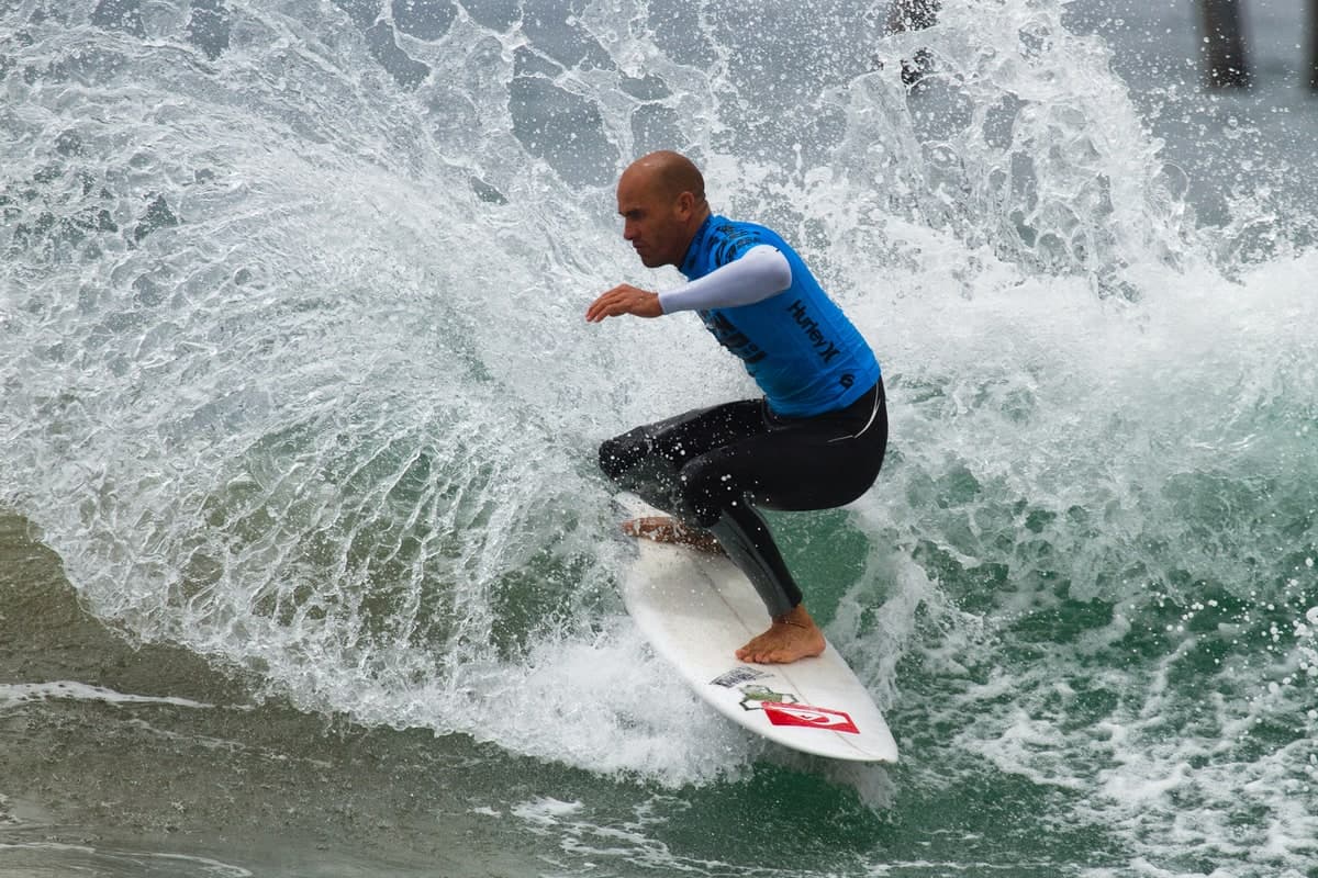 Example photograph of Kelly Slater surfing, shot 1